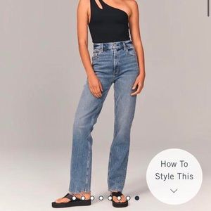 Abercrombie 90s Ultra High Rise Straight Jeans in Medium Wash